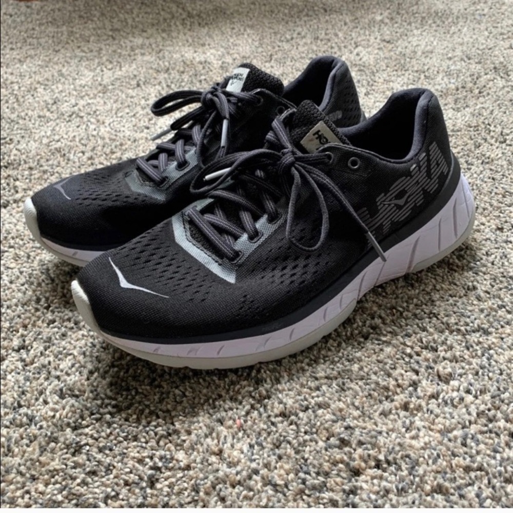 Hoka one one cavu
